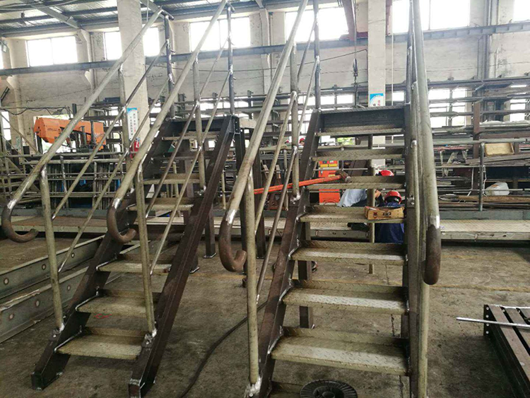 无锡钢结构楼梯焊接加工厂家，专业非标结构件加工